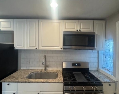 5577 Blakemore Street - Photo Thumbnail 4
