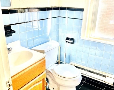 1905 Spring Garden Street - Photo Thumbnail 10