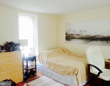1905 Spring Garden Street - Photo Thumbnail 4
