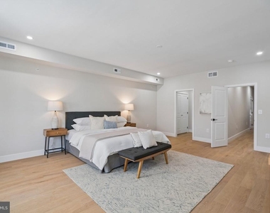 609 E Locust Avenue - Photo Thumbnail 40