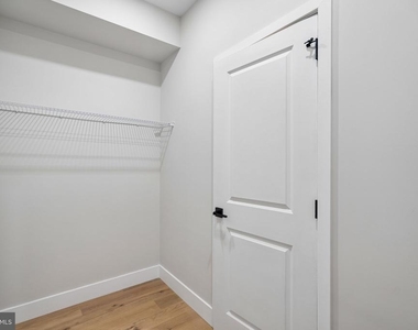 609 E Locust Avenue - Photo Thumbnail 23
