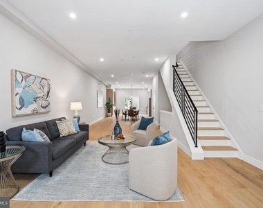 609 E Locust Avenue - Photo Thumbnail 3