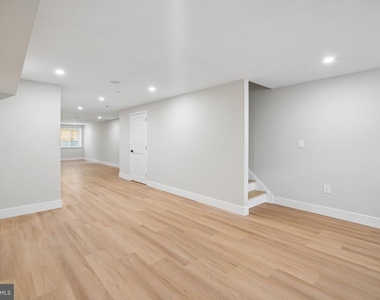 609 E Locust Avenue - Photo Thumbnail 50
