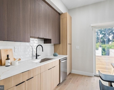 609 E Locust Avenue - Photo Thumbnail 14