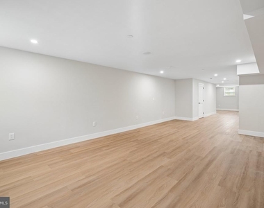 609 E Locust Avenue - Photo Thumbnail 52
