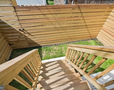 609 E Locust Avenue - Photo Thumbnail 55