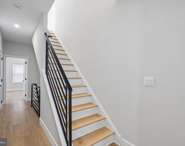 609 E Locust Avenue - Photo Thumbnail 34