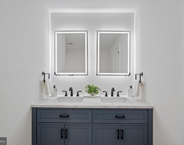609 E Locust Avenue - Photo Thumbnail 44
