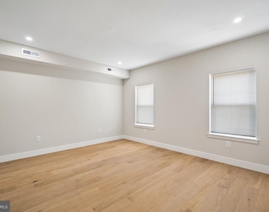 609 E Locust Avenue - Photo Thumbnail 36