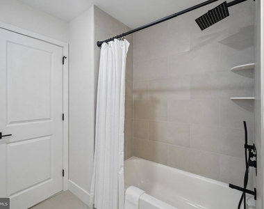 609 E Locust Avenue - Photo Thumbnail 27