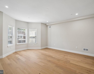 609 E Locust Avenue - Photo Thumbnail 20