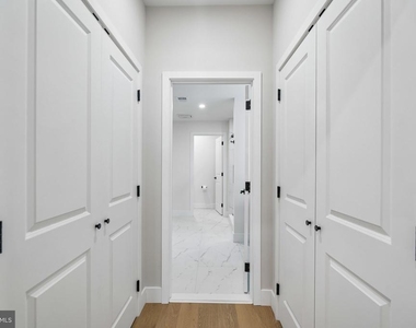 609 E Locust Avenue - Photo Thumbnail 42
