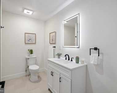 609 E Locust Avenue - Photo Thumbnail 26