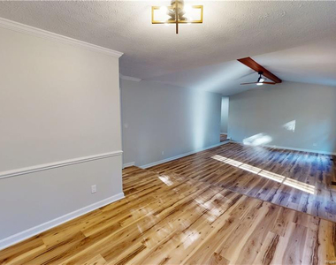 7462 Beaver Run Drive - Photo Thumbnail 4