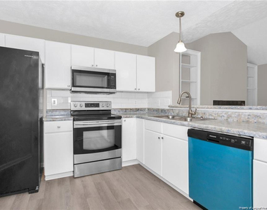 382 Bubble Creek Court - Photo Thumbnail 4