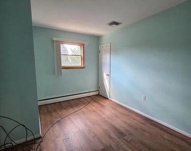 1010 Strahle Street - Photo Thumbnail 12