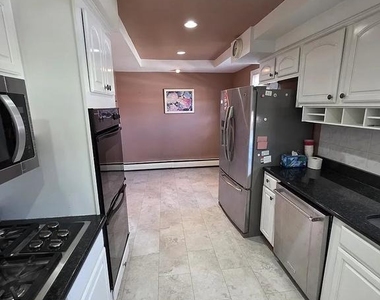 1010 Strahle Street - Photo Thumbnail 7
