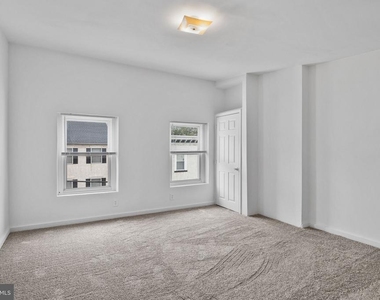 206 Baldwin Street - Photo Thumbnail 30