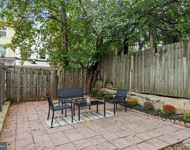206 Baldwin Street - Photo Thumbnail 12