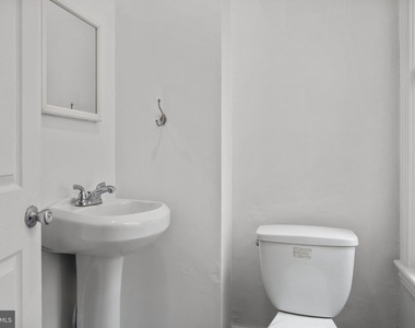 206 Baldwin Street - Photo Thumbnail 7