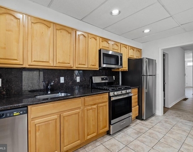 206 Baldwin Street - Photo Thumbnail 10
