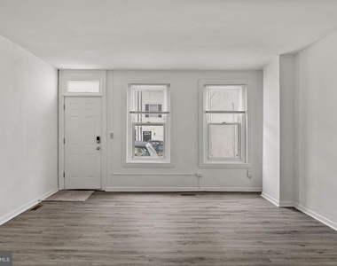 206 Baldwin Street - Photo Thumbnail 2
