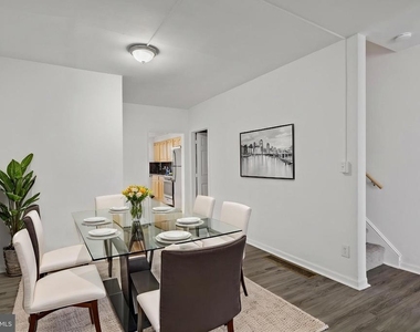 206 Baldwin Street - Photo Thumbnail 3