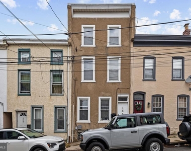 206 Baldwin Street - Photo Thumbnail 33