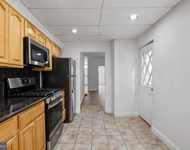 206 Baldwin Street - Photo Thumbnail 11