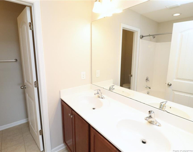 5045 Lalex Lane - Photo Thumbnail 21