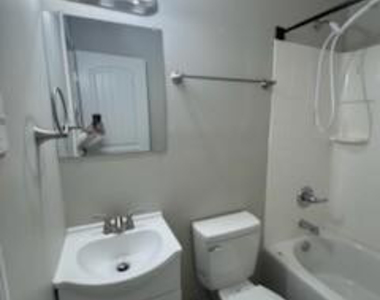 4202 S Dowfield Drive - Photo Thumbnail 4