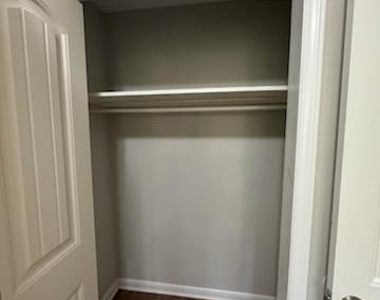 4202 S Dowfield Drive - Photo Thumbnail 6