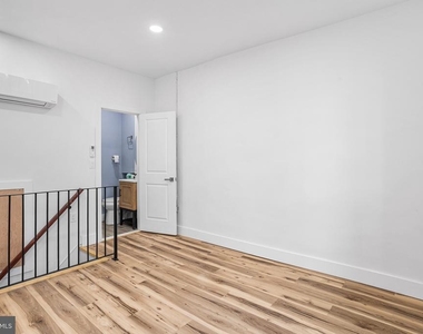 1222 Chancellor Street - Photo Thumbnail 2