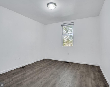 1537 W Stiles Street - Photo Thumbnail 19