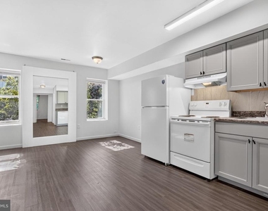 1537 W Stiles Street - Photo Thumbnail 14