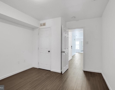 1537 W Stiles Street - Photo Thumbnail 18