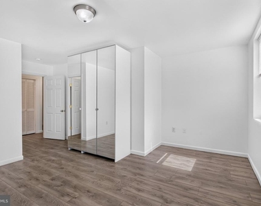 1537 W Stiles Street - Photo Thumbnail 21