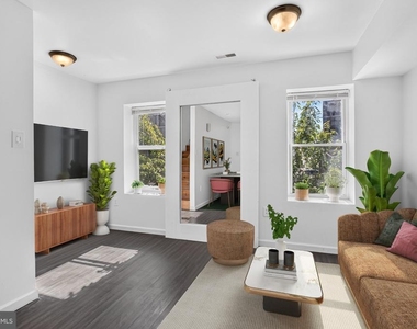 1537 W Stiles Street - Photo Thumbnail 1