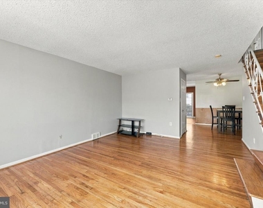 10816 Harrow Road - Photo Thumbnail 3