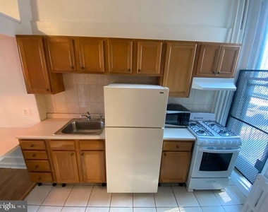 110 42nd Street - Photo Thumbnail 3