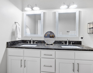 813 Brewer Avenue - Photo Thumbnail 16