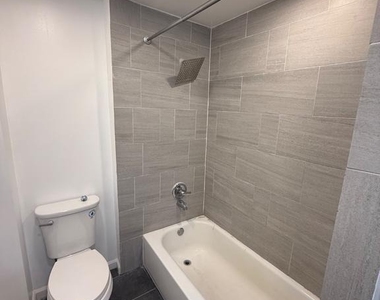 402 E Walnut Lane - Photo Thumbnail 3