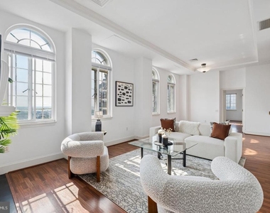 1512 Spruce Street - Photo Thumbnail 2