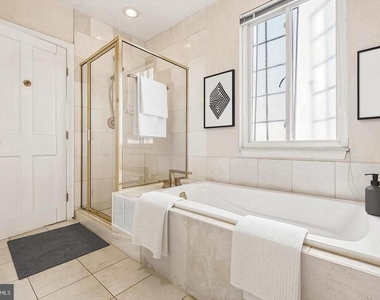 1512 Spruce Street - Photo Thumbnail 17