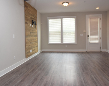 2791 Stone Rock Drive - Photo Thumbnail 3