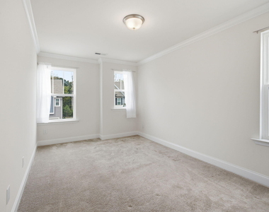 227 E Porthaven Way - Photo Thumbnail 15