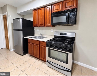 1438 Snyder Avenue - Photo Thumbnail 2