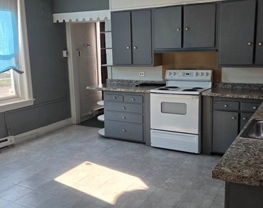 516 E Oak Street - Photo Thumbnail 1