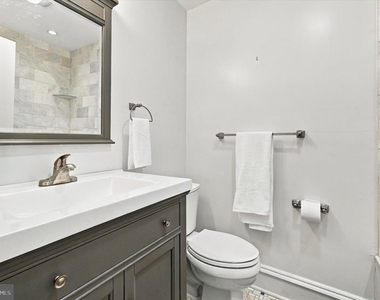 211 Kings Road - Photo Thumbnail 11