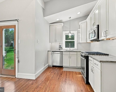 211 Kings Road - Photo Thumbnail 4